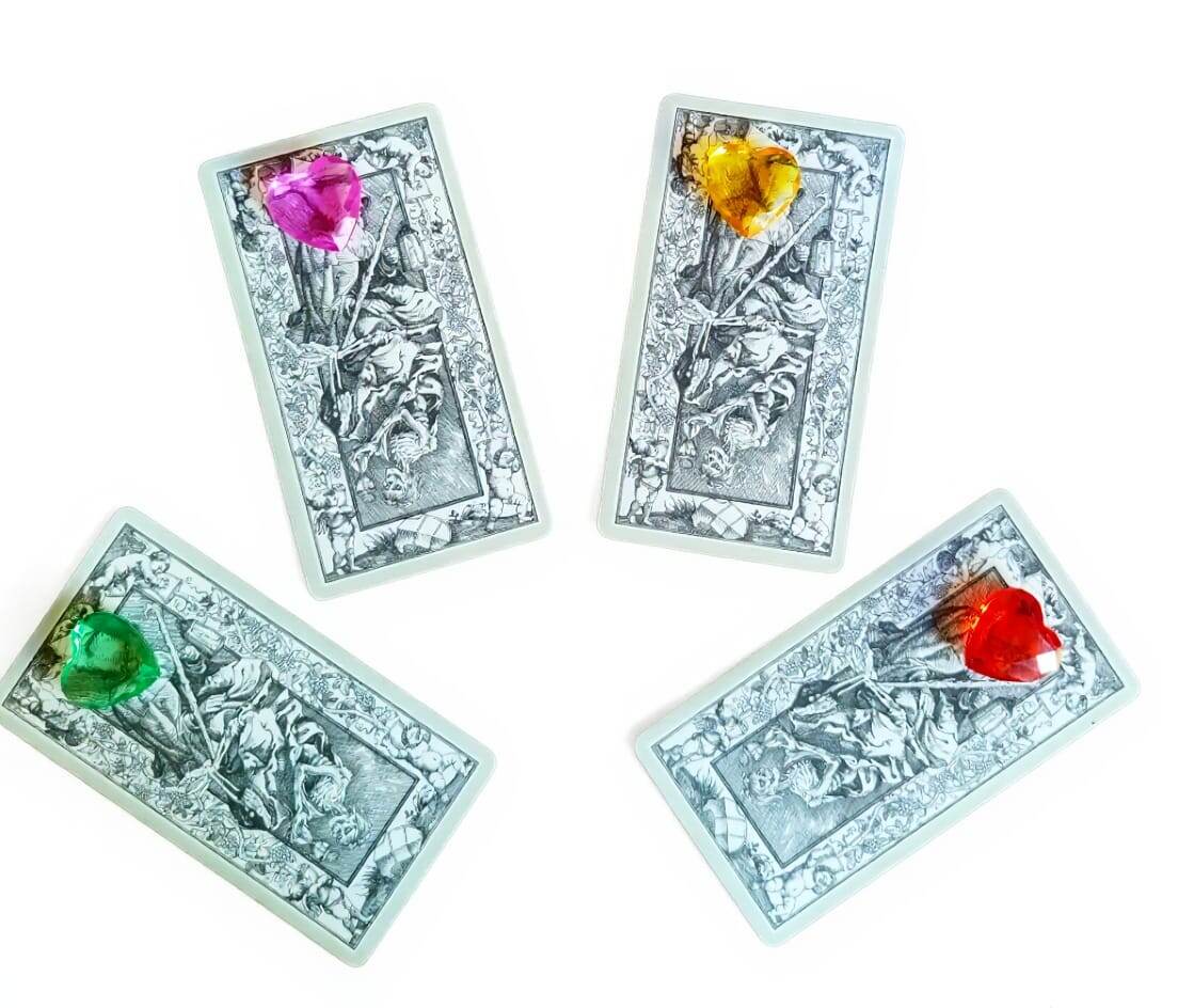        *********** НУЖНО СОСРЕДОТОЧИТЬСЯ И ВЫБРАТЬ КАРТУ, К КОТОРОЙ ПОТЯНЕТ********