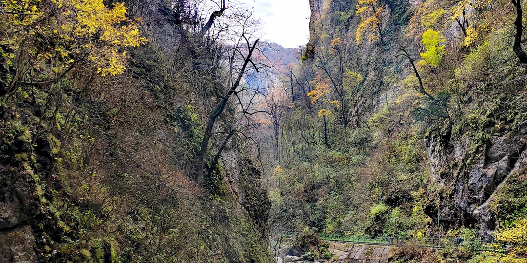 Гуамское ущелье без паровозика - стоит ли идти?