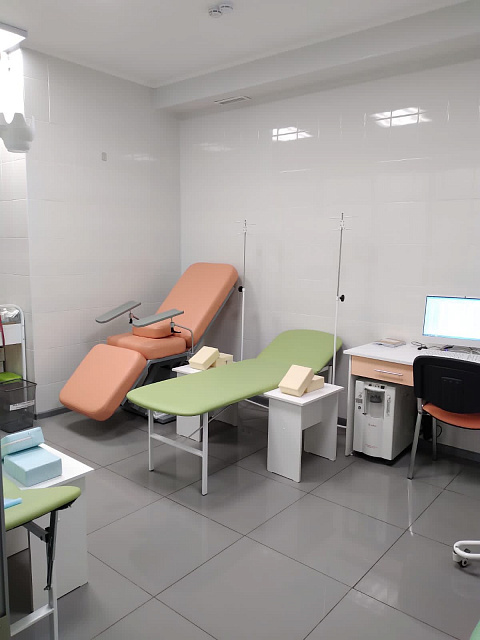 Рис. 1 Кресло в процедурном кабинете (Москва)