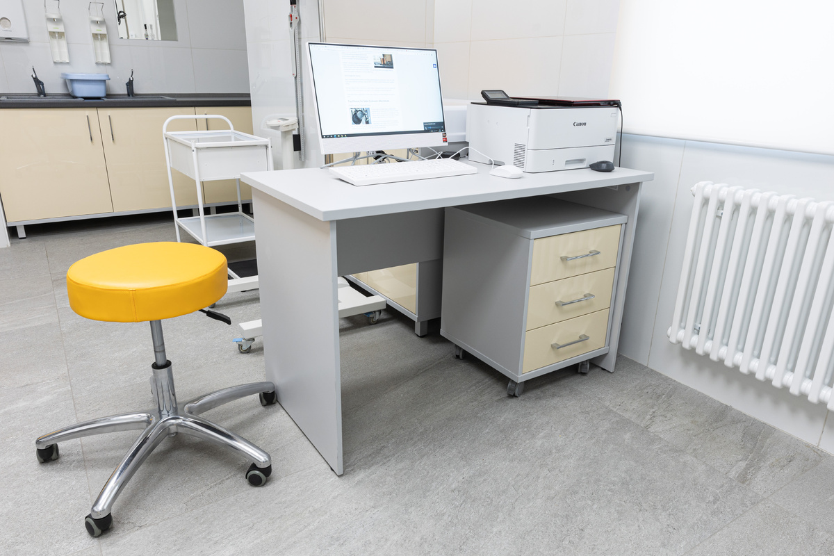 Рис. 2 Табурет врача «ЗЕРЦ» (Москва)