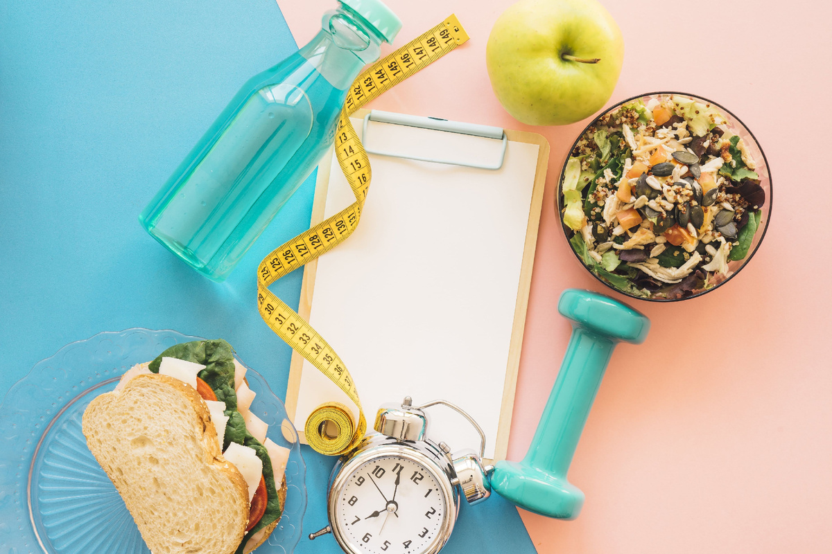 Пресс делается сначала на кухне — потом на коврике. 