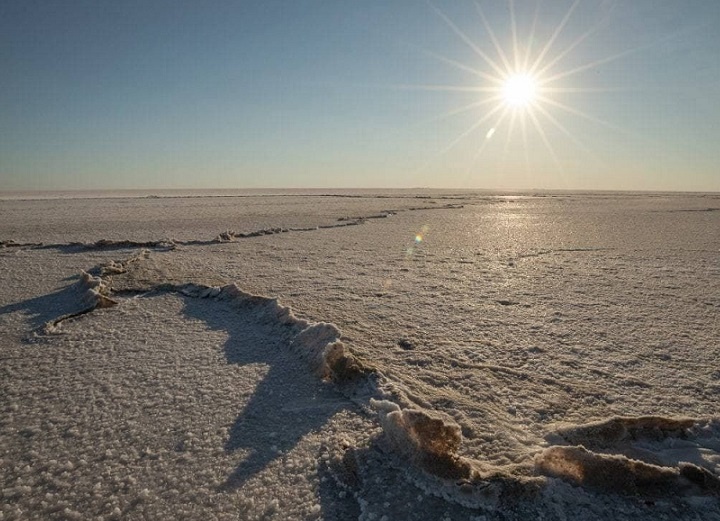 Солончак Барсакельмес. Фото с сайта uznews.uz