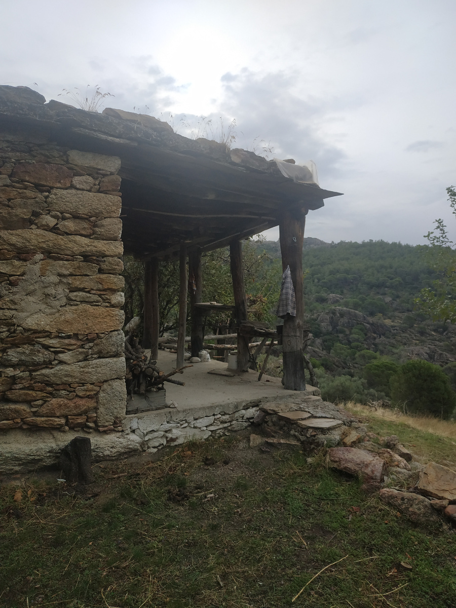 Чья - то фазенда в горах