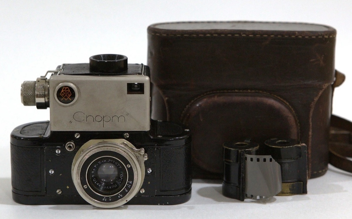 Редкий советский зеркальный фотоаппарат «Спорт»