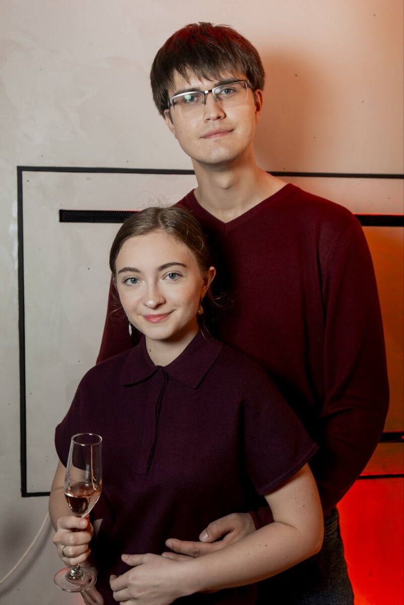 Мы Саша и Соня. Добро пожаловать на наш канал 🧡 А точнее на кухню. Здесь мы без прикрас делимся с вами честными отзывами на кофе, вино и готовим вкусные рецепты. Оставайтесь!