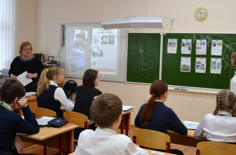 Учителей хотят заставить делать домашку за детей: новая гениальная идея как всё испортить