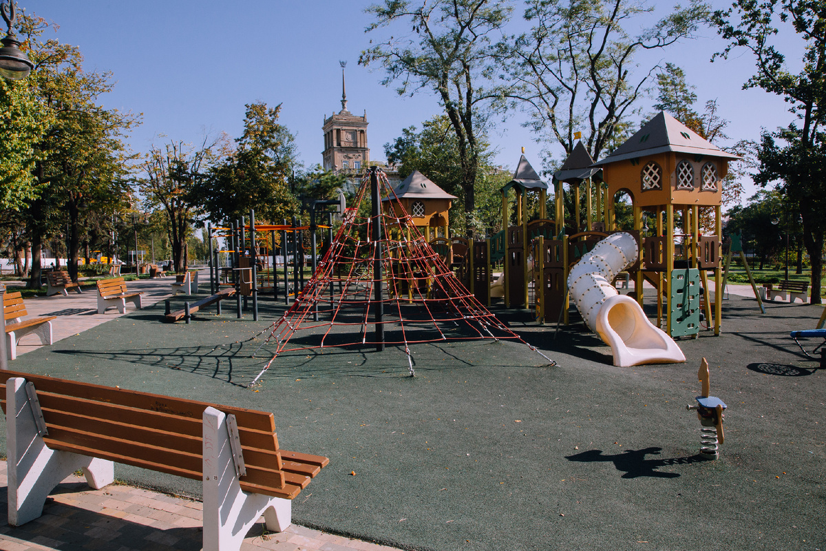 Дети играли на улице одни. Фото: Григорий Кубатьян