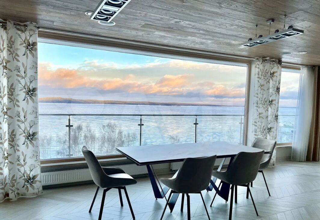    Предполагаемую квартиру экс-губернатора Карелии продают за 69,9 млн рублей©Авито