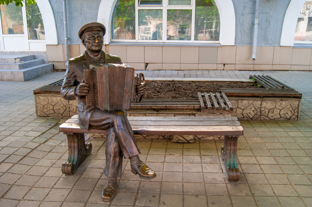 ото автора памятник елецкому композитору