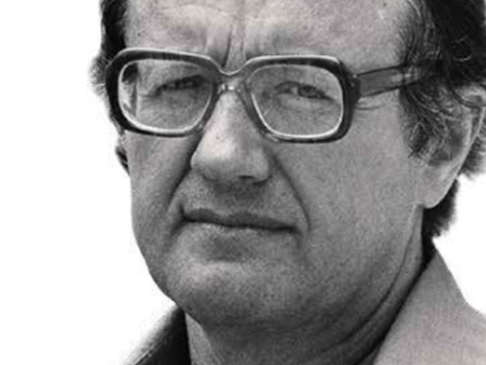 Алесь (Александр) Михайлович Адамович — белорусский писатель, литературовед, кинодраматург, общественный деятель. Писал на русском и белорусском языках. 