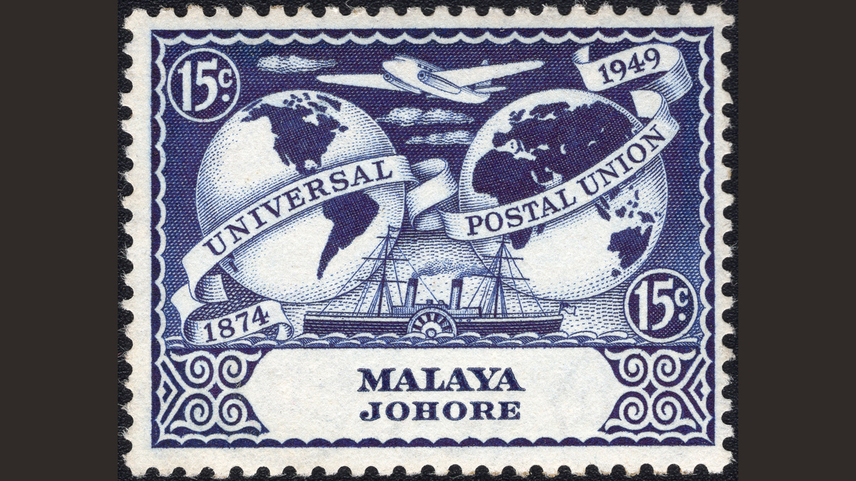 1.1. Малайзия. Джохор, 1949 год, № 137. Земные полушария, самолет и колесный пароход. 75 лет Всемирному почтовому союзу.