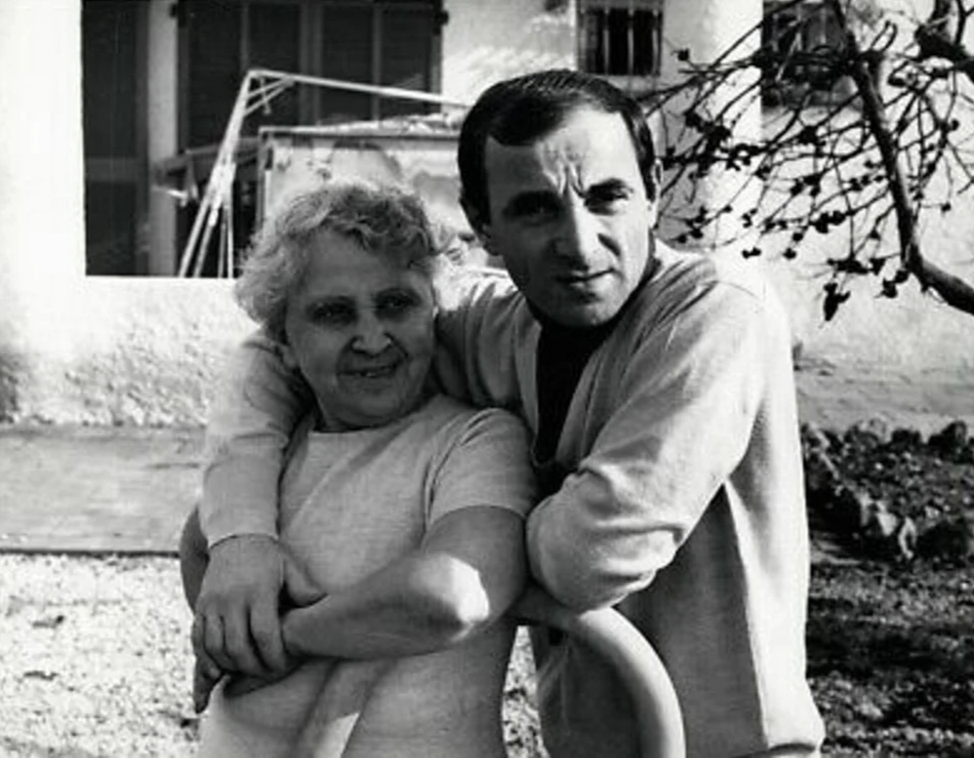 Шарль Азнавур с матерью
