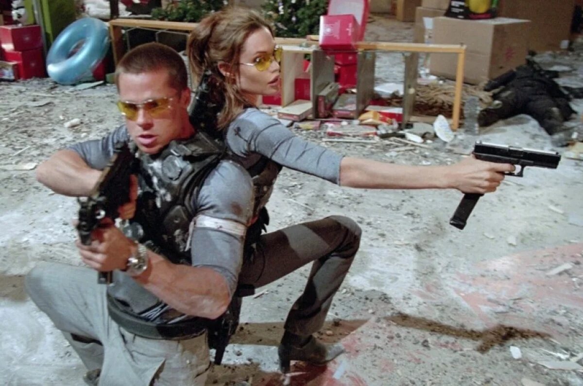    Питт требовал от Джоли компенсацию в $35 миллионов