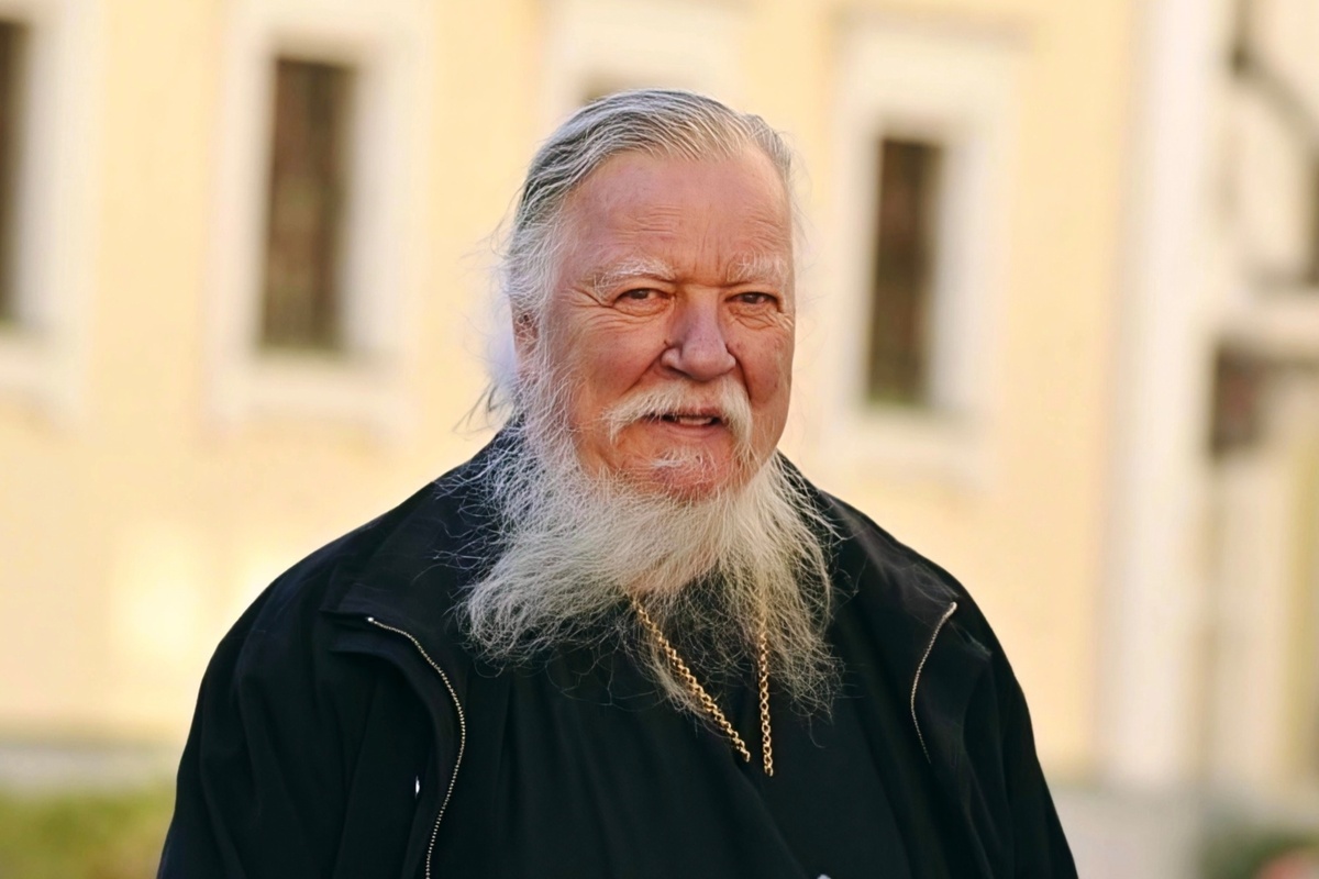 Димитрий Смирнов (07.03.1951 — 21.10.2020 гг.) — протоиерей, церковный и общественный деятель.