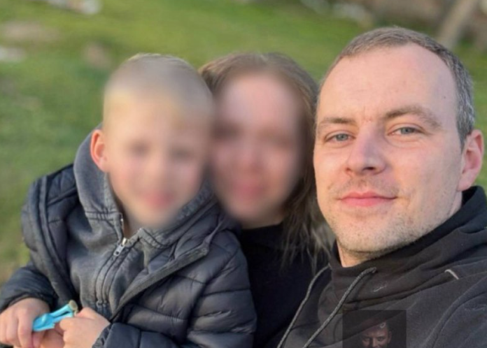 Данил с женой и ребенком. Фото: соцсети