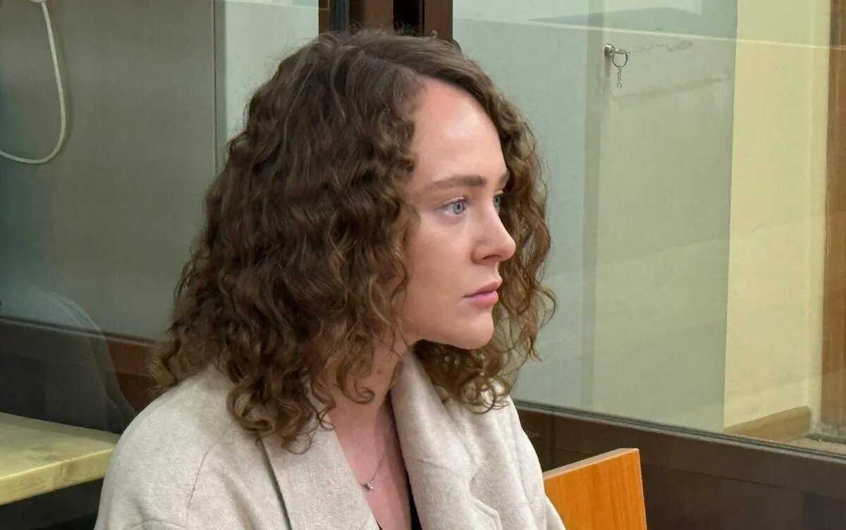    Звезда под прицелом: Аглая Тарасова признала вину по делу о контрабанде наркотиков