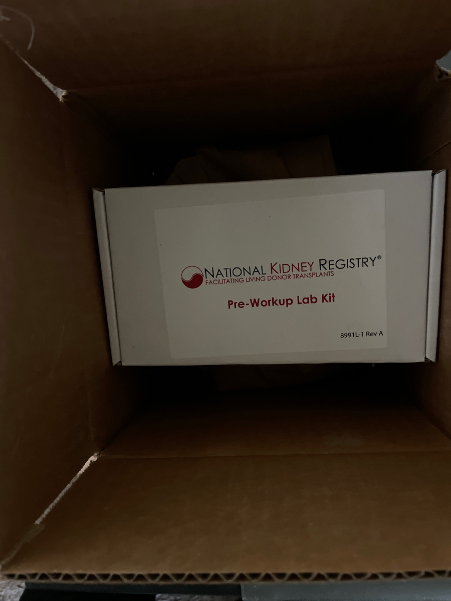 Вот такую посылочку я получила после регистрации живого донора почки 