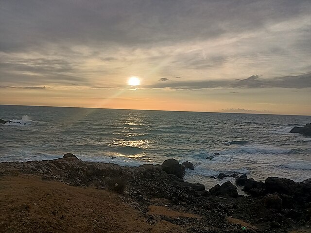 Фотография заката на Черном море из Инджебуруна (Турция), вид на запад.