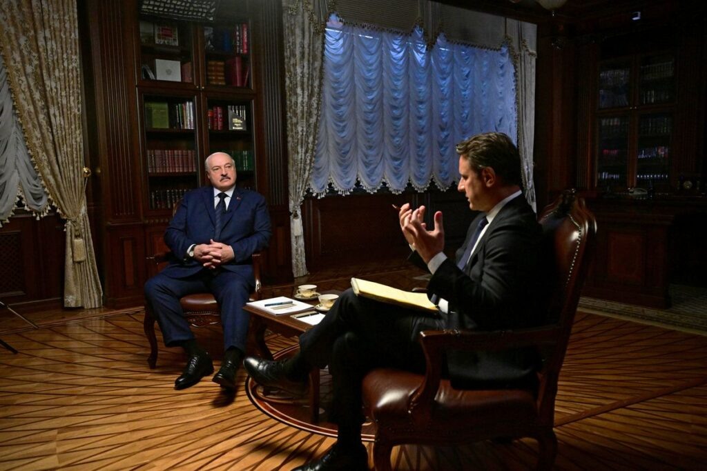 Президент Беларуси Александр Лукашенко 25 июля дал интервью американскому журналу Time. Автором интервью выступил корреспондент Саймон Шустер.