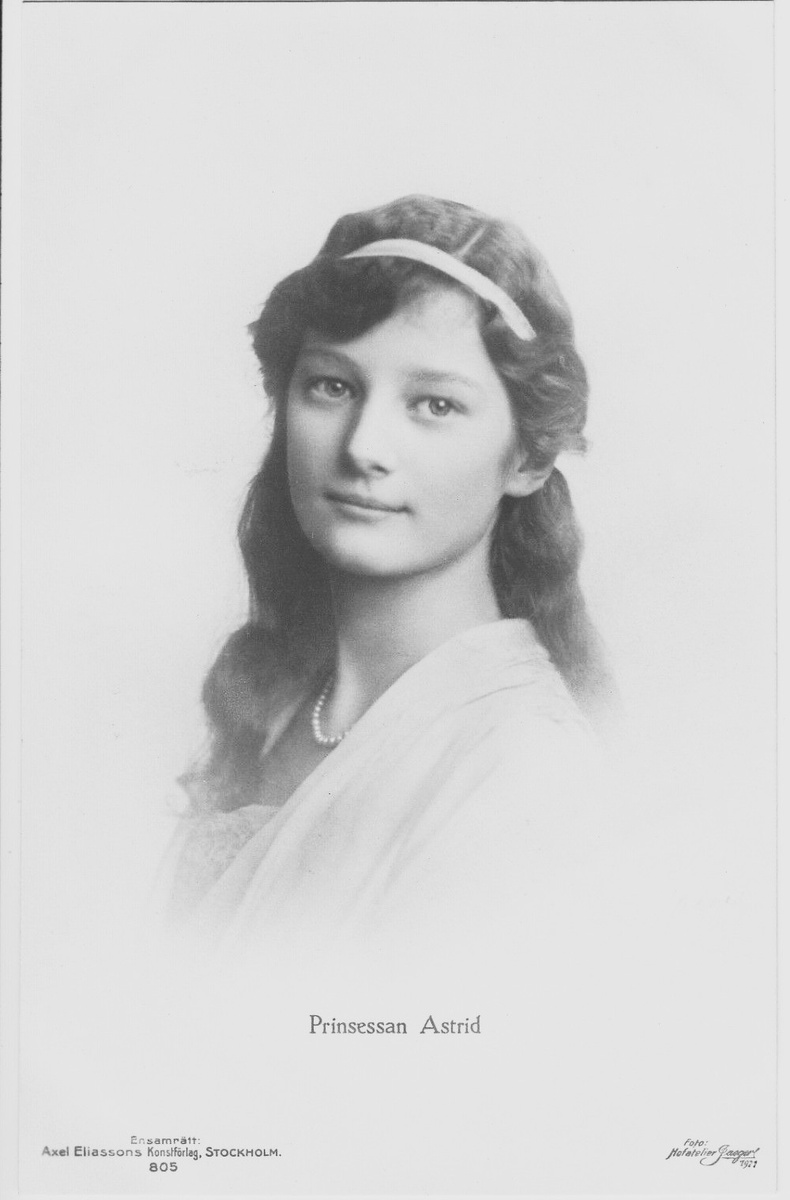 Принцесса Астрид в юности, 1921 год (похожа на великую княжну Татьяну Николаевну?) 
