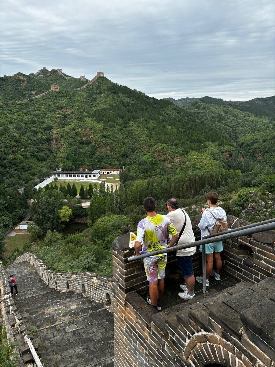 Потому что наши гиды знают секретные места, куда не доезжает большинство туристов