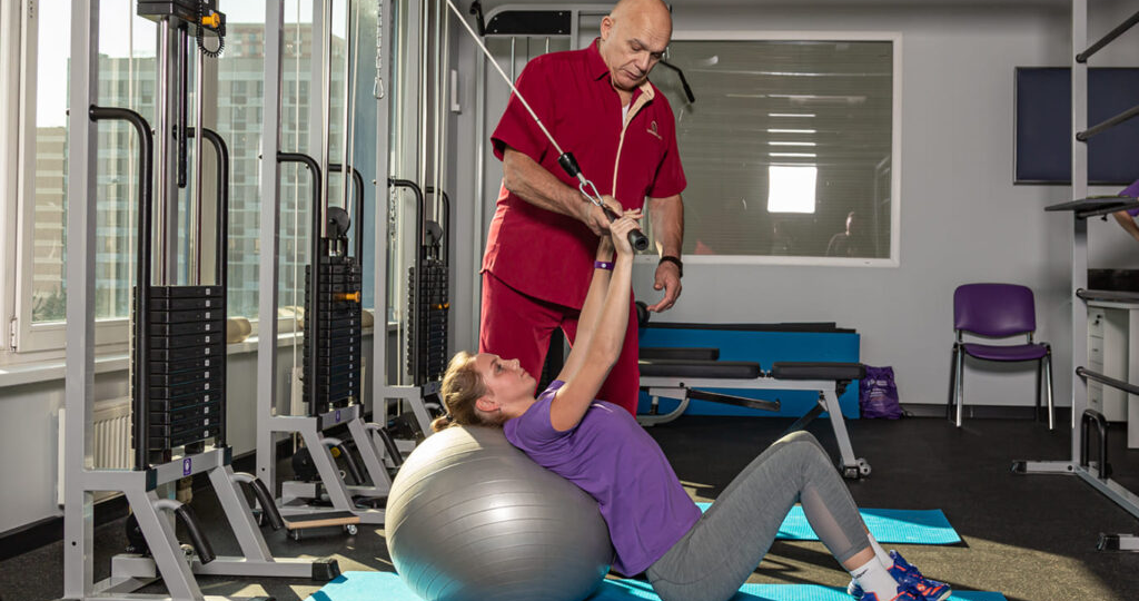 «Вы псих и вам не помочь!» — так сказали врачи. Но Бубновский вернул ей здоровую спину и разум