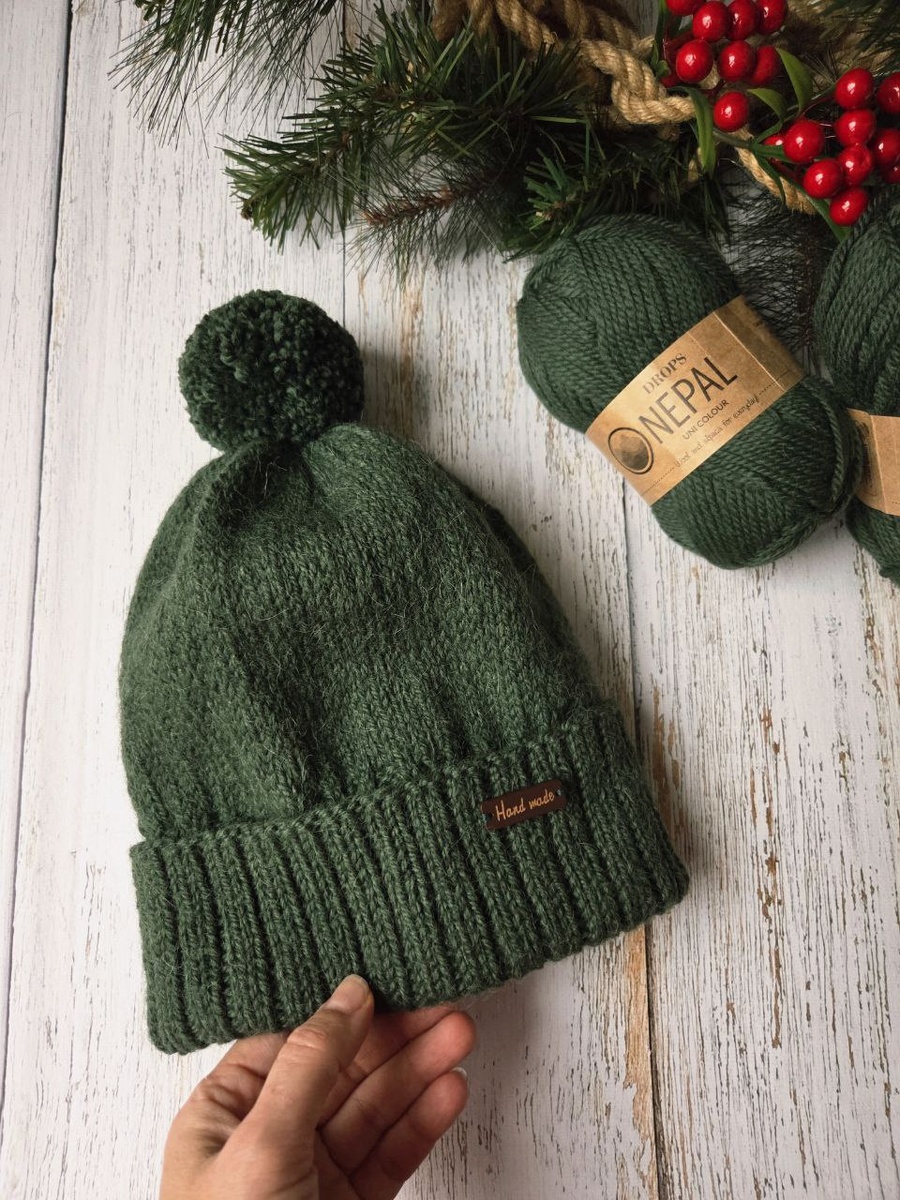 вязаная шапка из натуральной шерсти