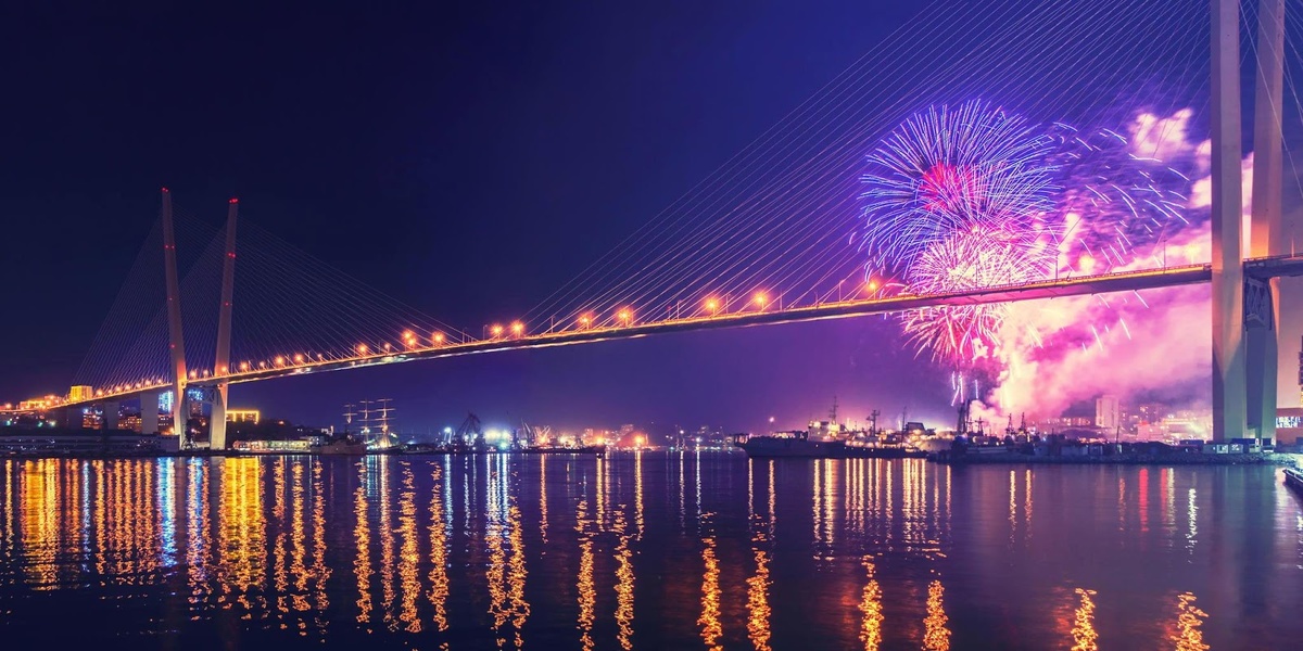 Планируете встретить Новый год во Владивостоке 2025-2026? Наш гид поможет организовать идеальное путешествие: от цен на авиабилеты и морепродукты до готового маршрута по мостам, сопкам и лучшим ресторанам.