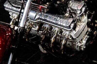 Гонки через звук. Артём Градопольцев о том, как культурные коды Формулы-1 раскрываются в рычании моторов