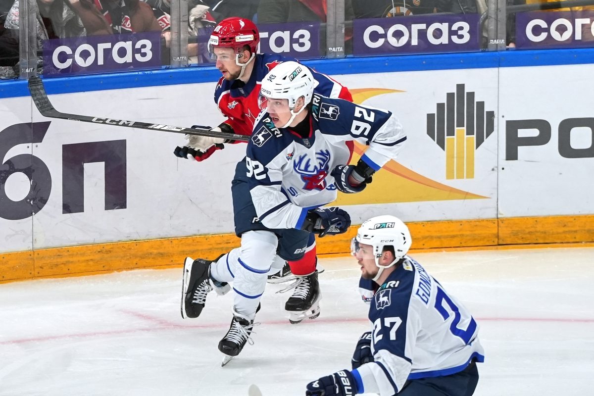    Егор Виноградов (№ 92) забросил свою 9-ю шайбу в нынешнем чемпионате, а Сергей Гончарук – 10-ю