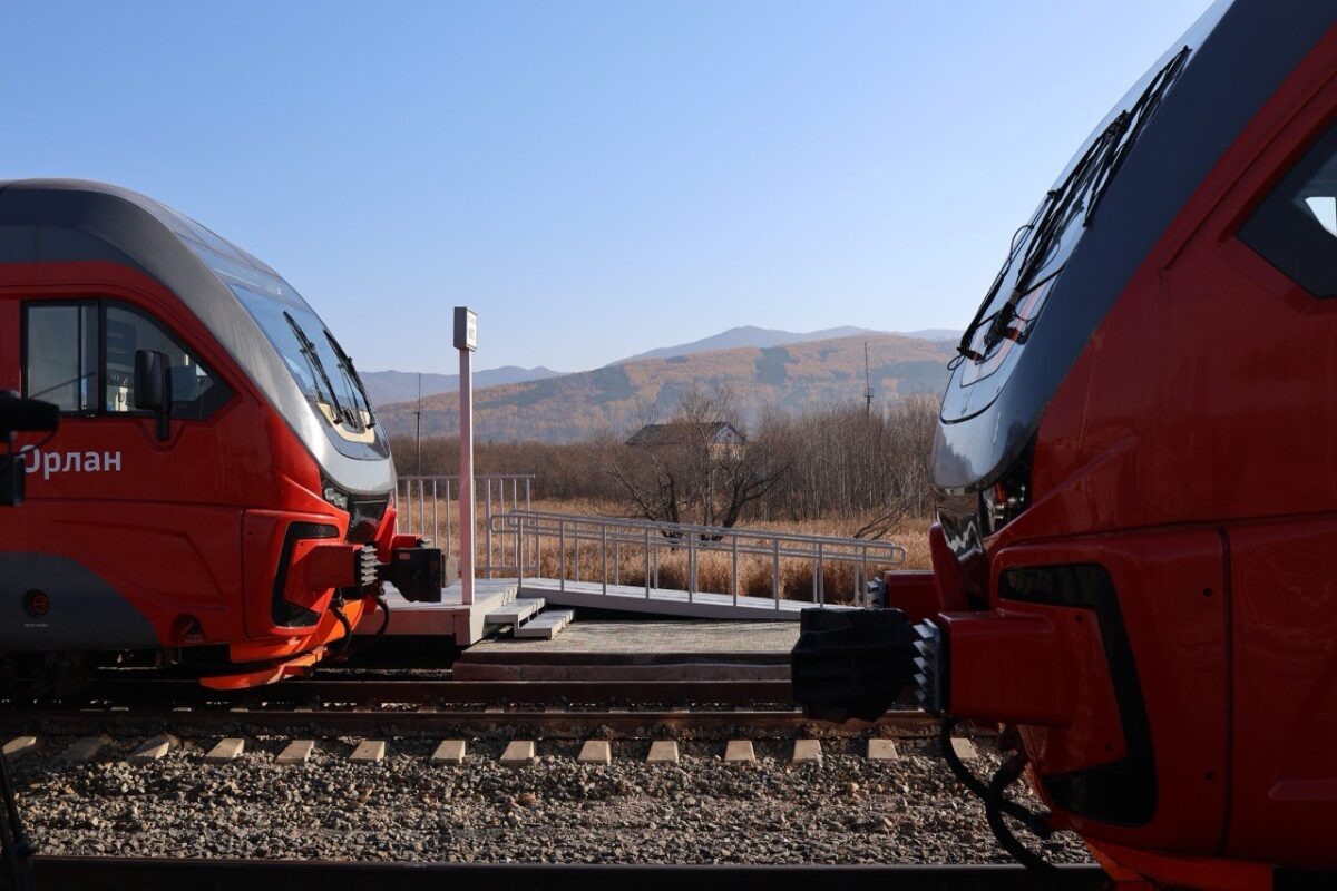    Пригородный поезд Наталья Краснова