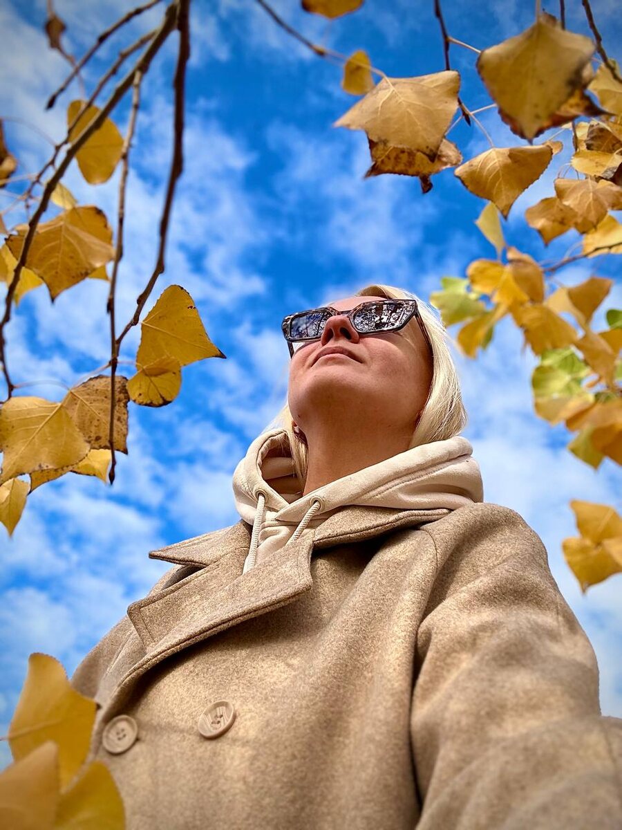 Я не знаю, куда эта дорога выведет.
Но точно знаю: оставаться на месте больнее, чем идти вперёд…