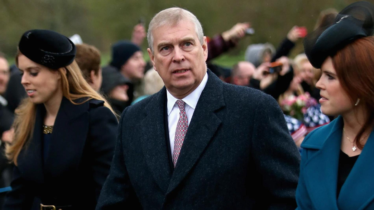    Принц Эндрю c дочерьми. Фото: Getty Images