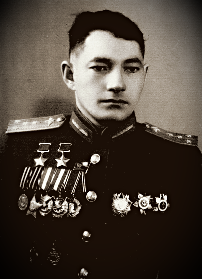 Талгат Якубекович Бегельдинов (1922–2014) — легендарный советский лётчик-штурмовик, дважды Герой Советского Союза
