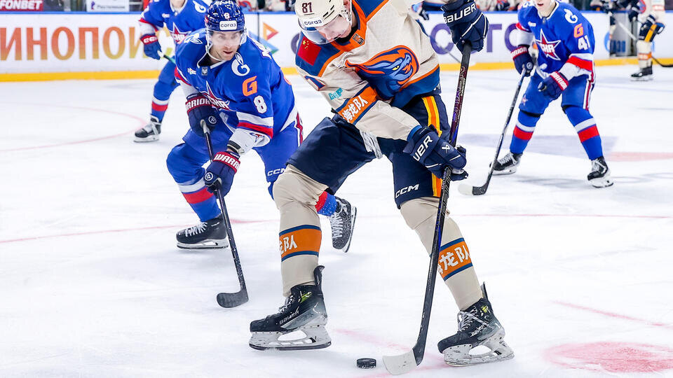     Хоккеист СКА Мерфи забросил самую быструю шайбу в овертайме в истории КХЛ Петр Ковалев/ТАСС