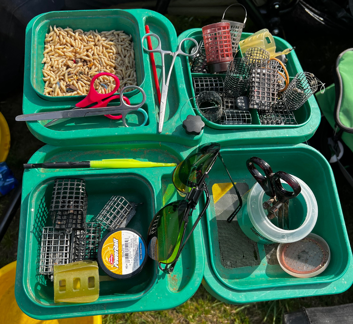 Этот набор кормушек возит с собой чемпион по фидерной ловле. 