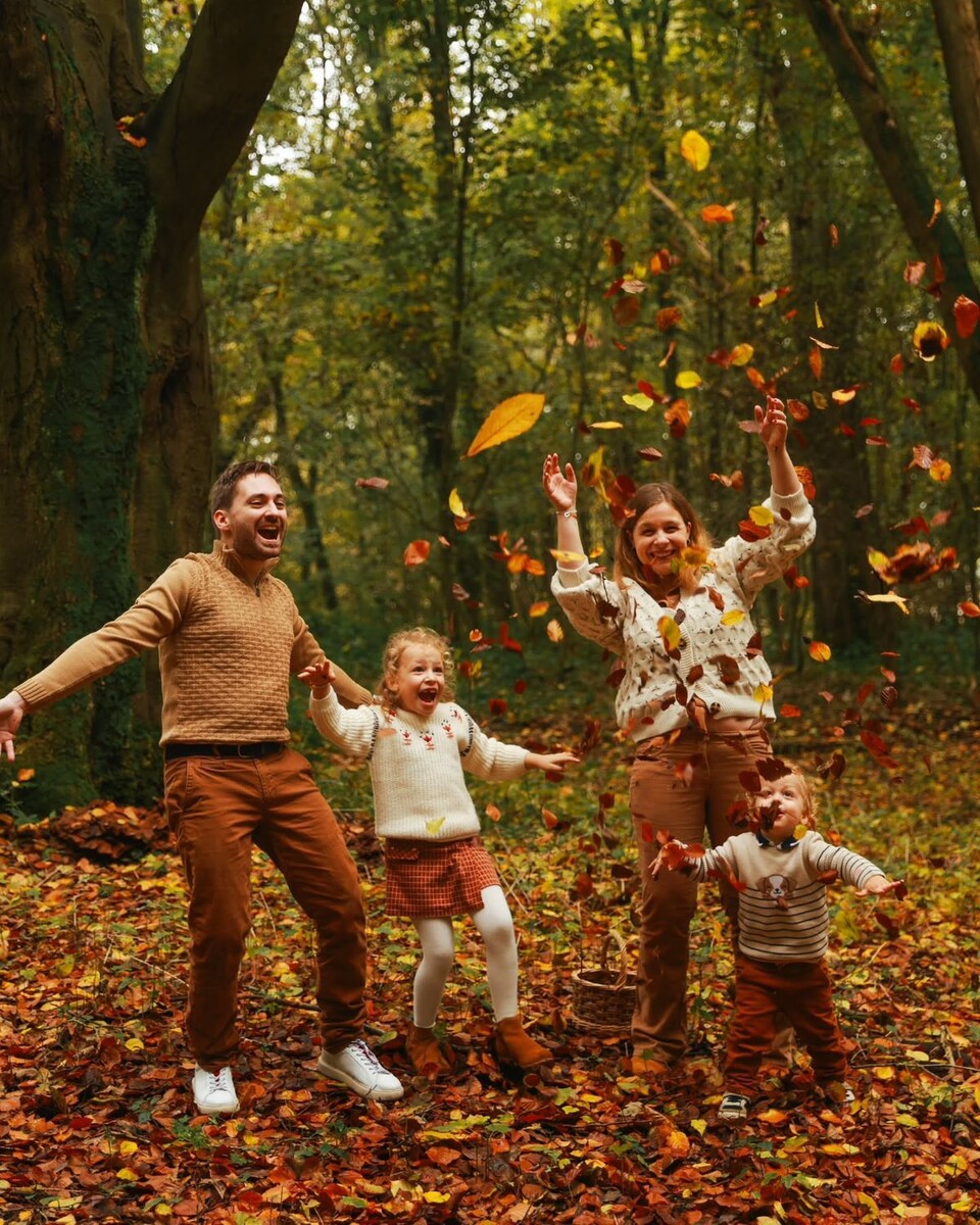 Осенняя прогулка всей семьей