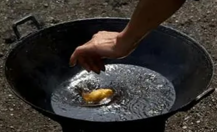 Знаете, целая кастрюля масла это не дешево, особенно для бедных деревенских китайцев