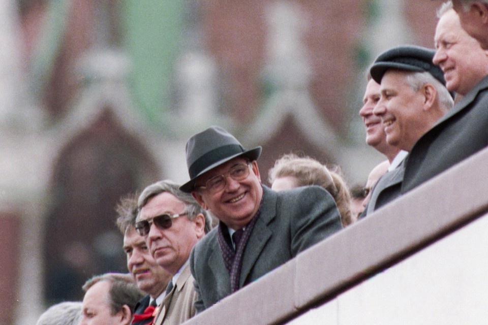    О роли Горбачева в истории страны спорят до сих пор. Фото: Юрий ЛИЗУНОВ, Александр ЧУМИЧЕВ/Архив ТАСС