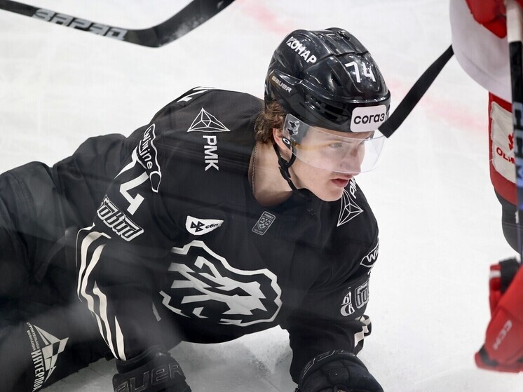     Виталий Краввцов — рекордсмен "Трактора" по шайбам, заброшенным за месяц и набранным очкам. Фото Юлии Боровиковой ("Вечерний Челябинск")