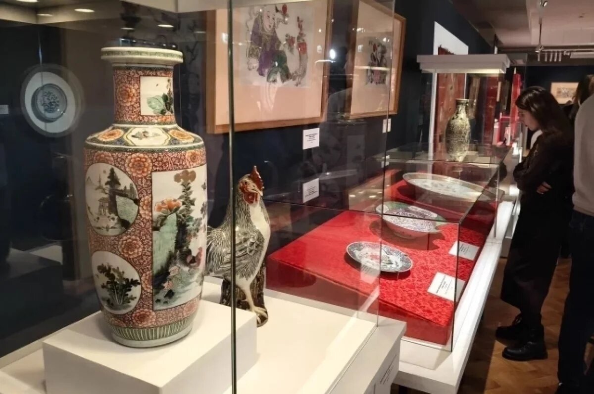    Более 200 экспонатов китайской культуры привезли на выставку в Омск