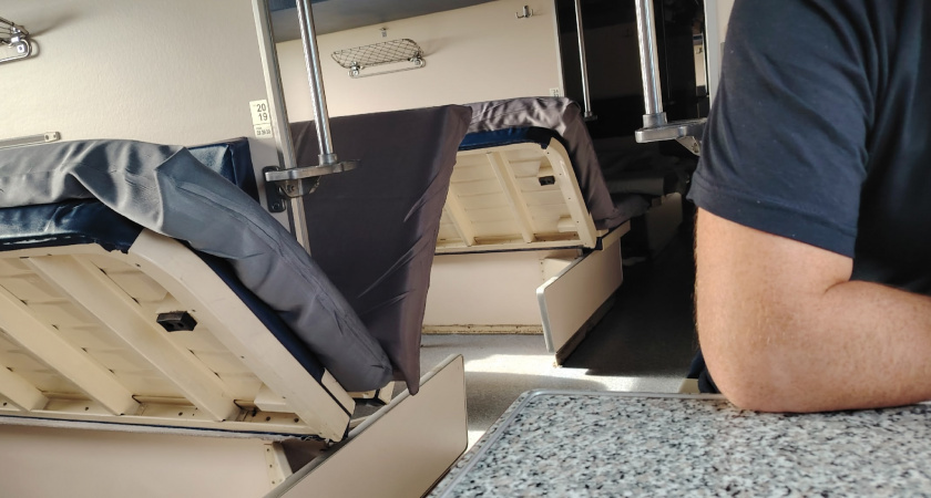    Выкупила нам с сыном купе целиком, а проводница посадила к нам 3 вахтовиков. Это что за новые правила РЖД