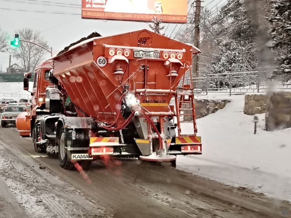    Улицы Барнаула очищают от снега. Источник: Администрация Барнаула