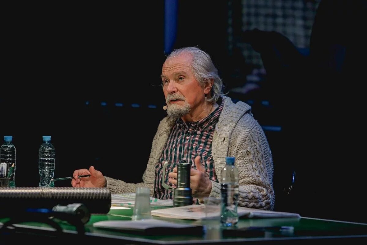    Легендарный спектакль Никиты Михалкова «12» привезут в Омск на гастроли