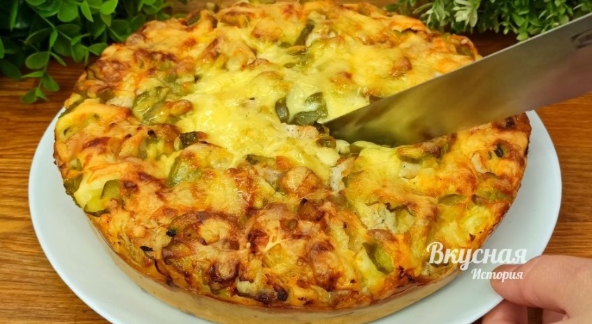 Чудо - пирог. Тесто за 5 минут делаю, а начинка - просто пальчики оближешь.