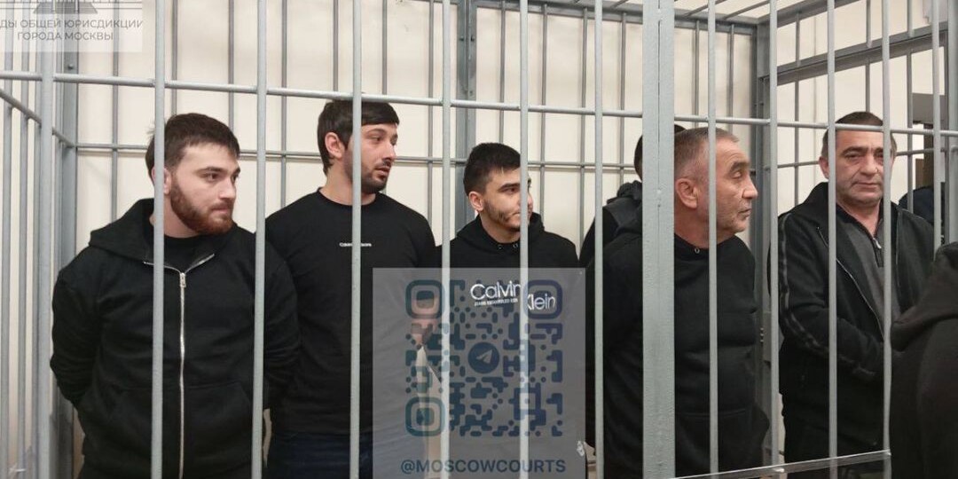 Семью азербайджанцев отправили в колонию за зверское убийство байкера из-за замечания о парковке