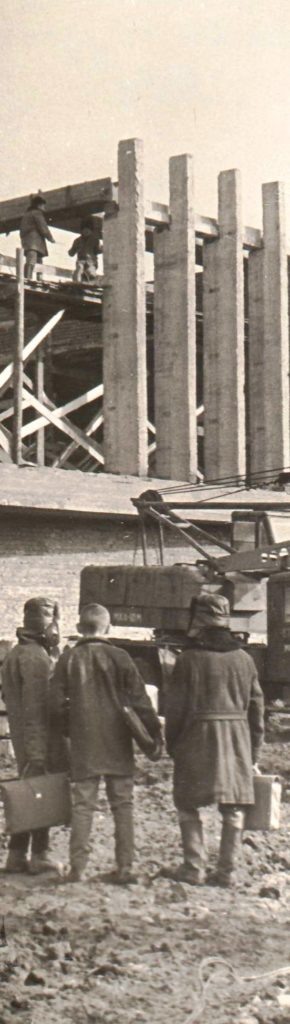    Строится первое здание музея. 1970 г. Лариса Криволуцкая