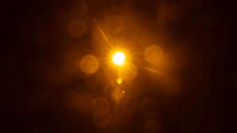 Вспышки на Солнце: на Земле бушует сильнейшая геомагнитная буря