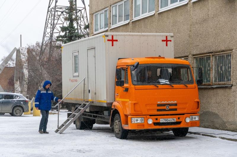    Фото пресс-службы «ВИЗ-Стали» / Мобильная лаборатория