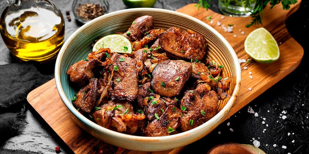 Жареная куриная печень с луком: 10 рецептов и секреты приготовления